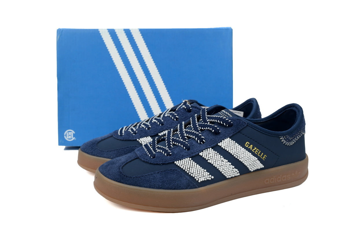 adidas samba  women's shoes  men's samba sneakers adidas samba OG ¨C Retro German-Inspired Sneakers