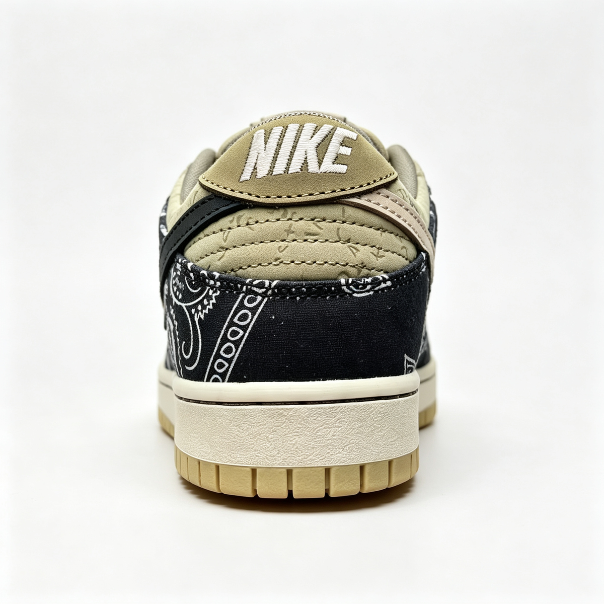 Nike Dunk Low ¨C Beige / Navy Bandana Plaid Print / Gum